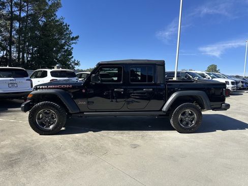 Used 2023 Jeep Gladiator Rubicon w/ Cold Weather Group image 9