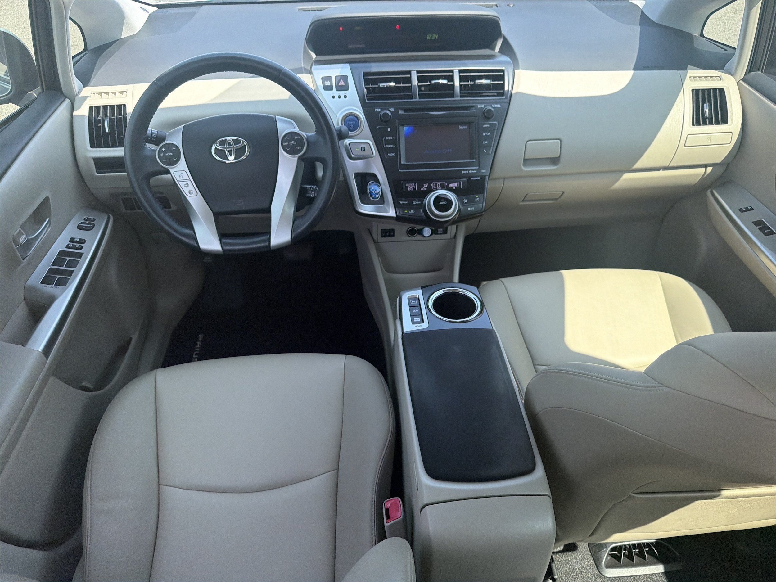 Used 2013 Toyota Prius V Five FWD image 22