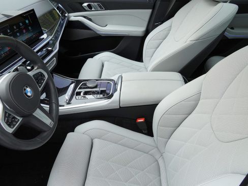 Used 2026 BMW X5 sDrive40i w/ M Sport Package RWD image 8