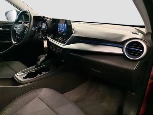 Used 2024 Chevrolet Trax LS image 27