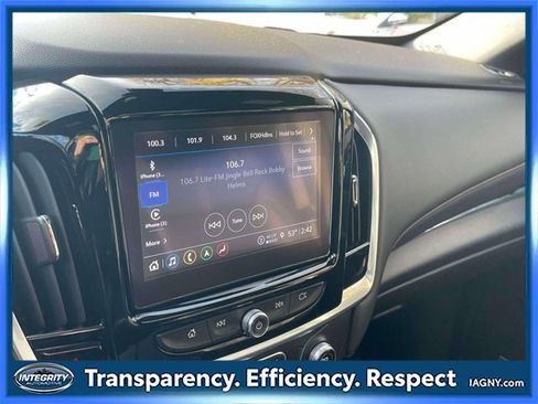 Used 2023 Chevrolet Traverse RS image 29