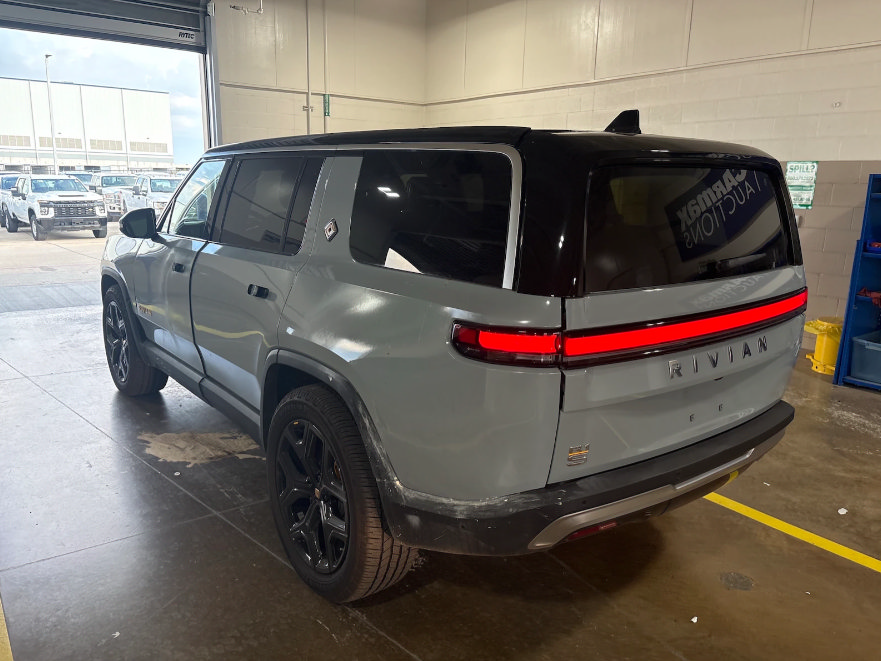 Used 2023 Rivian R1S Launch Edition Quad AWD/4WD image 4
