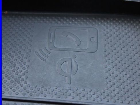 Used 2024 Volkswagen Tiguan SE R-Line image 43