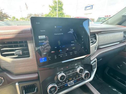 Used 2024 Ford Expedition Max Limited image 13