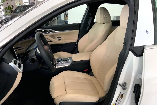 New 2026 BMW i4 eDrive40 w/ Parking Assistance Package RWD image 9