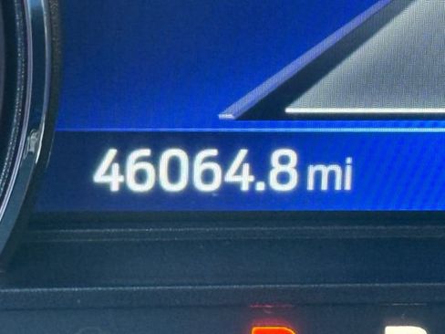 Used 2022 Ford Explorer XLT w/ Equipment Group 202A image 17