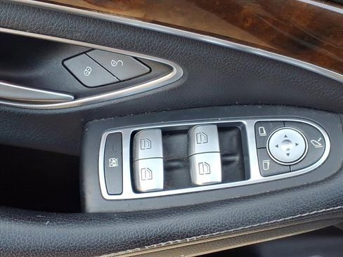 Used 2014 Mercedes-Benz S 550 Sedan image 16