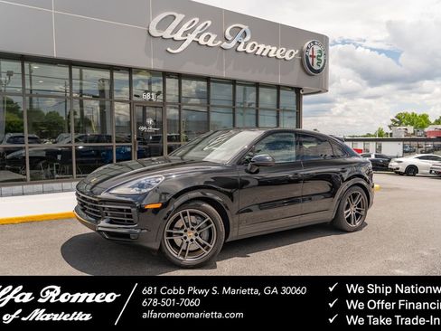 Used 2023 Porsche Cayenne S image 1