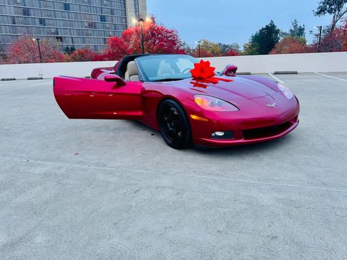 Used 2005 Chevrolet Corvette Coupe w/ Preferred Equipment Group image 41