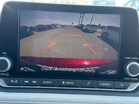 Used 2025 Nissan Rogue SV image 26