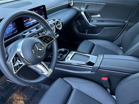 Used 2025 Mercedes-Benz CLA 250 image 10