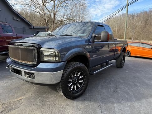 Used 2006 Ford F350 4x4 SuperCab Super Duty image 2