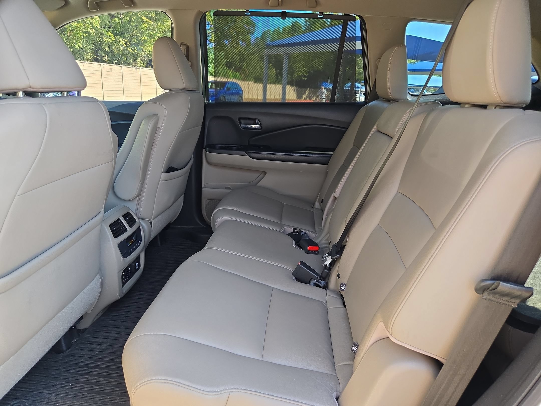 Used 2016 Honda Pilot Touring image 14