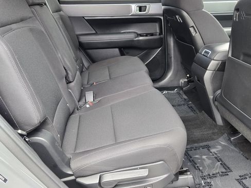 Used 2025 Hyundai Santa Fe SE FWD image 15