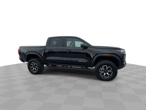 Used 2025 GMC Canyon AT4 w/ AT4X Package AWD/4WD image 9