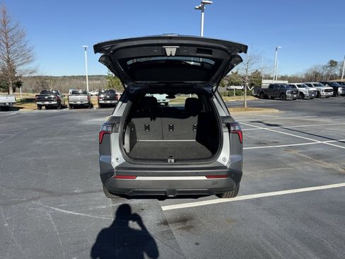 Used 2025 Chevrolet Equinox LT image 7