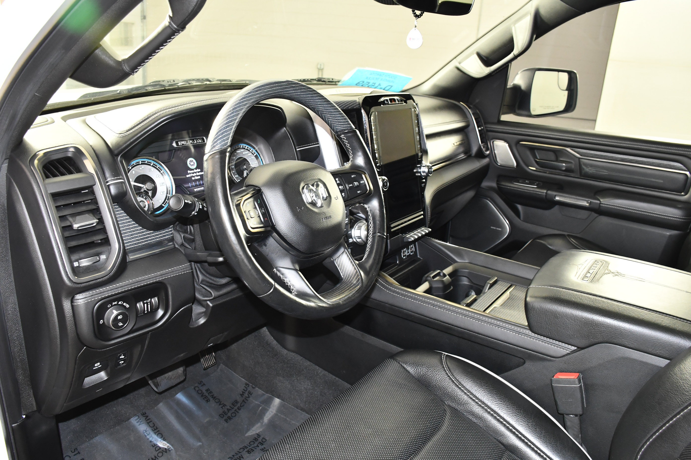Used 2020 RAM 1500 Limited AWD/4WD image 2