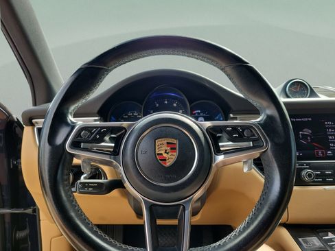 Used 2017 Porsche Macan AWD/4WD image 23