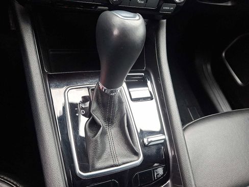 Used 2023 Jeep Compass Latitude image 15