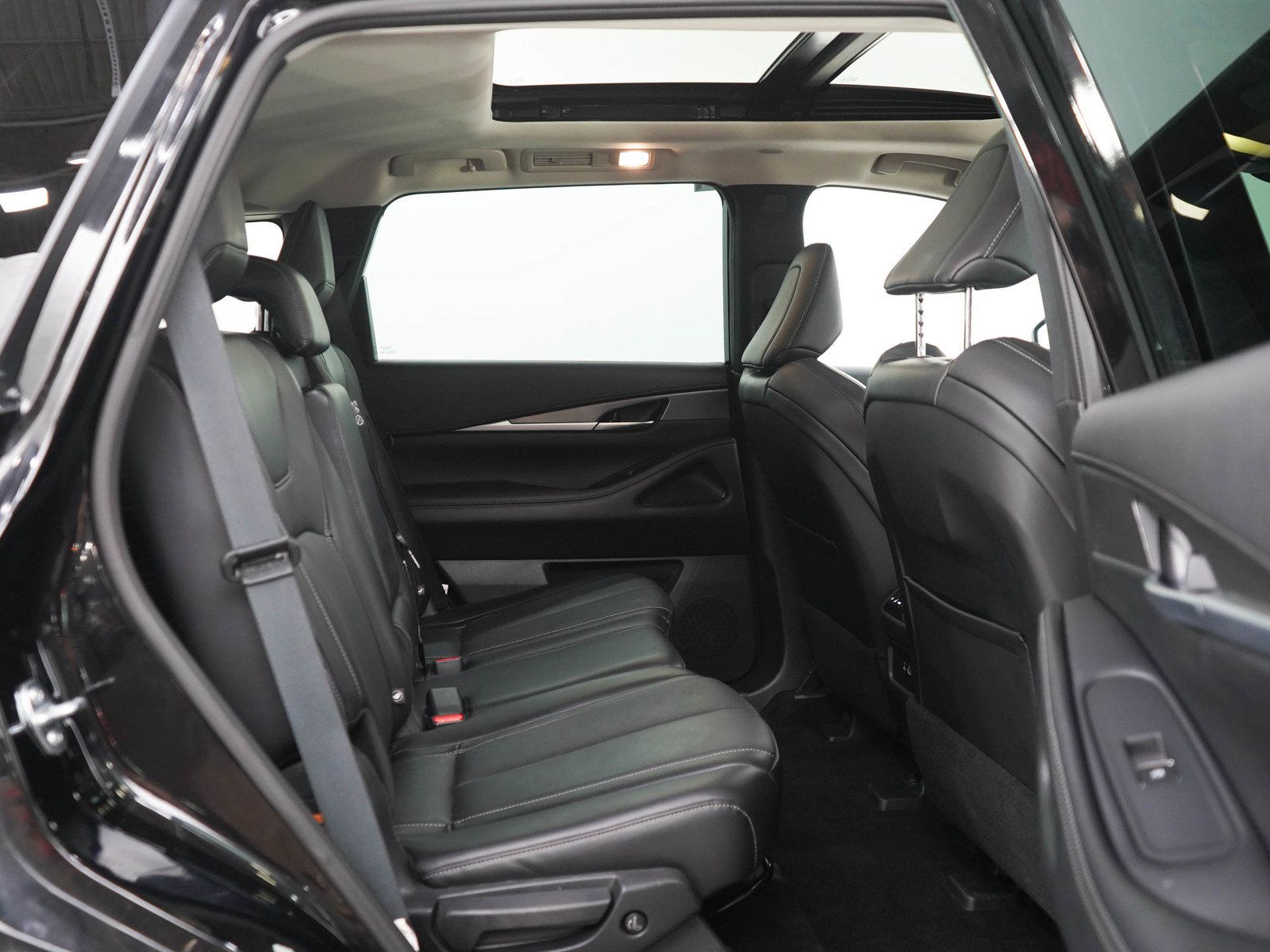 Used 2025 INFINITI QX60 Luxe AWD/4WD image 12