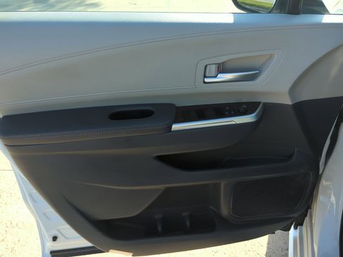 Used 2024 Toyota Sienna XLE image 14