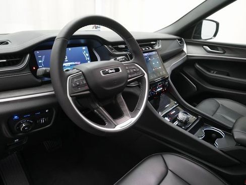 Used 2025 Jeep Grand Cherokee Limited 4xe image 8