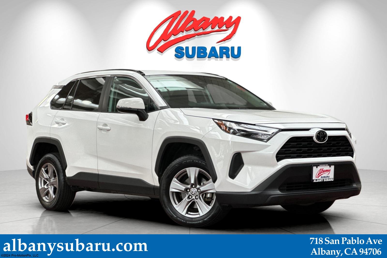 Used 2025 Toyota RAV4 XLE FWD image 1