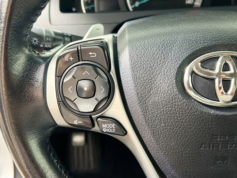 Used 2014 Toyota Camry SE image 18