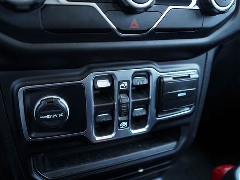 Used 2020 Jeep Wrangler Unlimited Sport S image 28