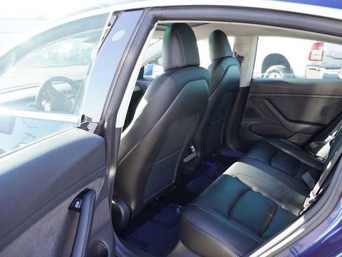 Used 2019 Tesla Model 3 Long Range image 16