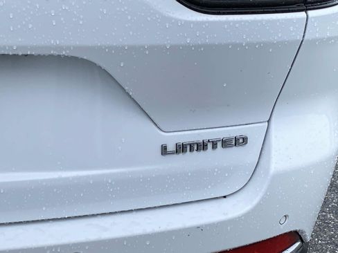 Used 2022 Jeep Grand Cherokee Limited AWD/4WD image 5