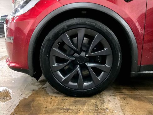 Used 2024 Tesla Model X image 11