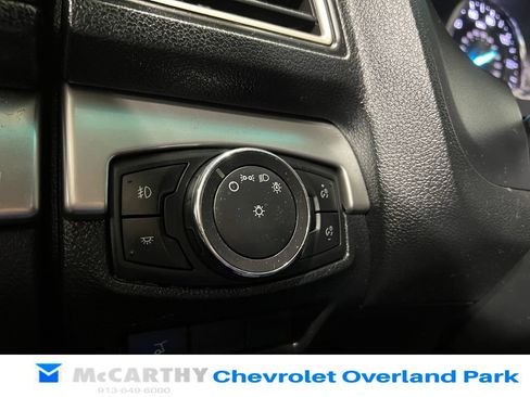 Used 2017 Ford Explorer XLT w/ Equipment Group 202A FWD image 17