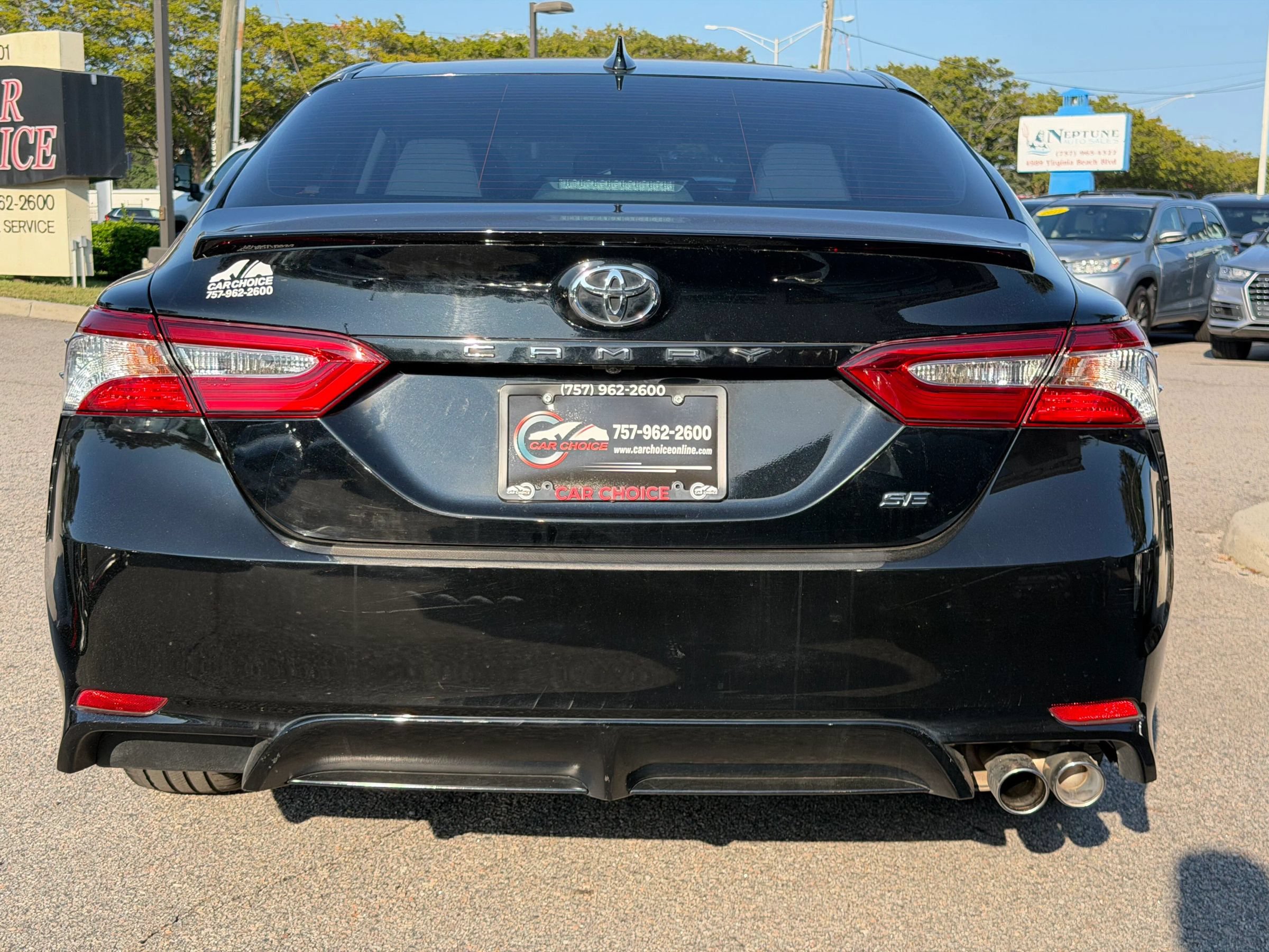 Used 2020 Toyota Camry SE w/ Convenience Package FWD image 7