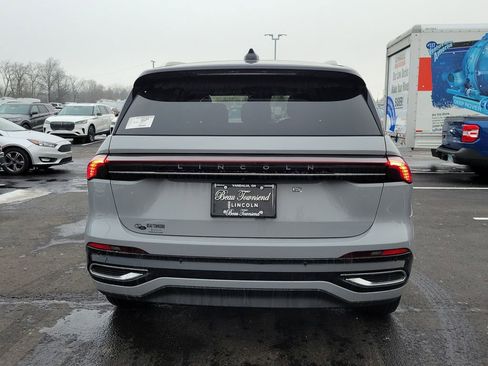 New 2026 Lincoln Nautilus Reserve image 5