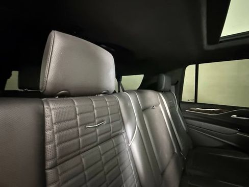 Certified 2024 Cadillac Escalade ESV Premium Luxury Platinum AWD/4WD image 21