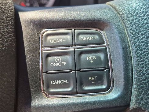 Used 2020 RAM 1500 Classic SLT AWD/4WD image 10