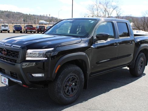 Used 2025 Nissan Frontier PRO-4X w/ Pro Premium Package AWD/4WD image 2