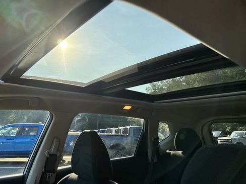 Used 2016 Nissan Rogue SV w/ SV Moonroof Package FWD image 21