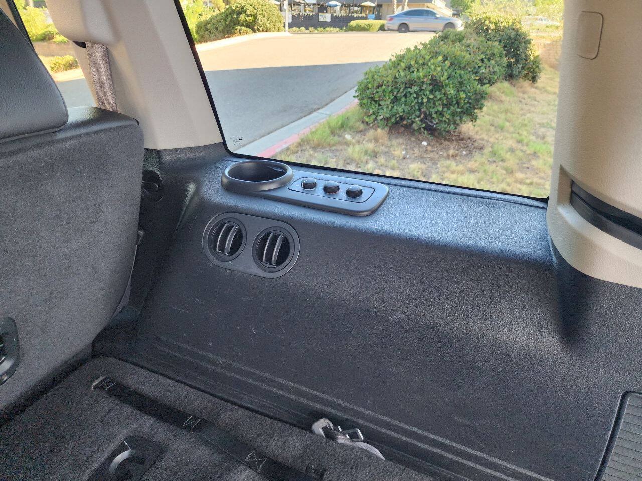 Used 2010 Jeep Commander Sport w/ Sun/Sound Group RWD image 30