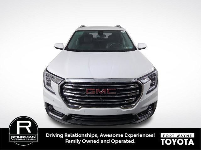 Used 2023 GMC Terrain SLT w/ Tech Package AWD/4WD image 3