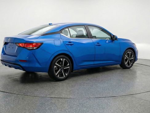 Used 2025 Nissan Sentra SV image 9