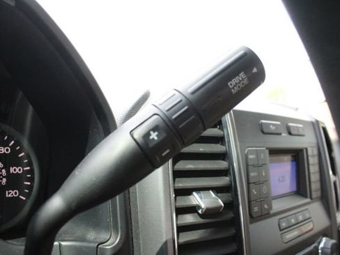 Used 2018 Ford F150 XLT AWD/4WD image 13
