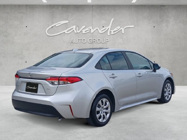 Used 2025 Toyota Corolla LE FWD image 17