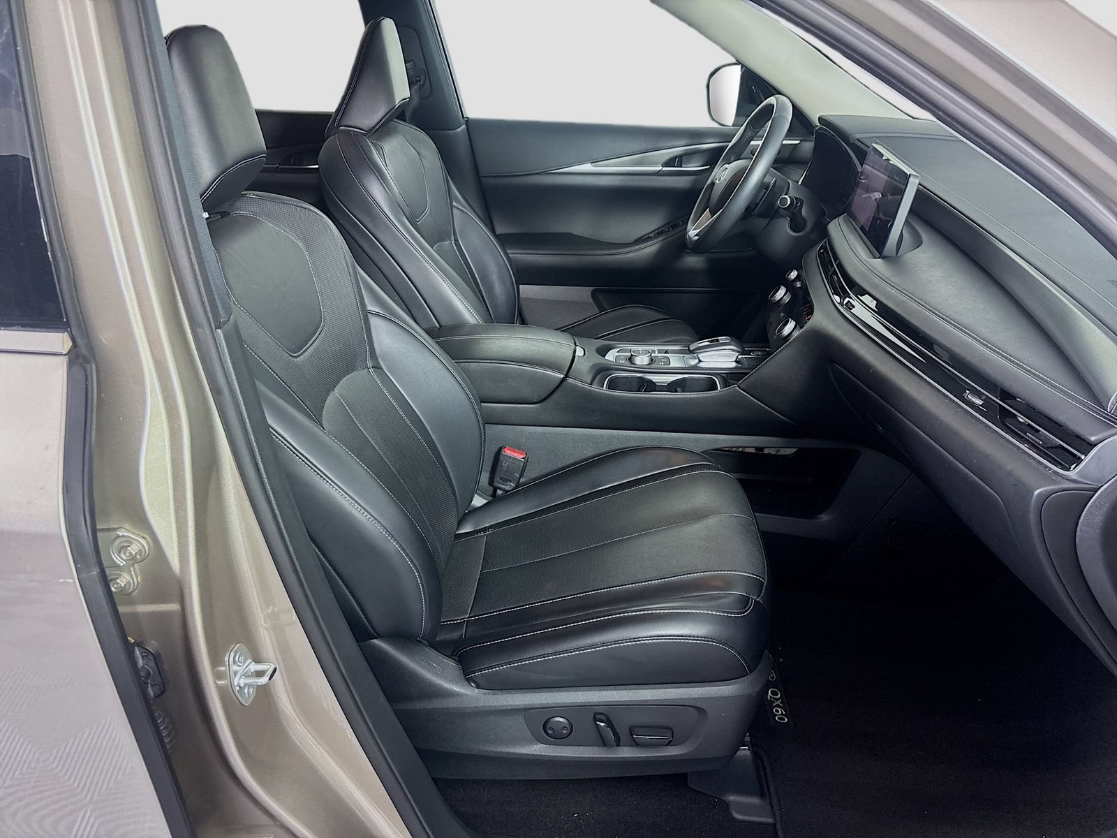 Used 2023 INFINITI QX60 Luxe w/ Cargo Package AWD/4WD image 30