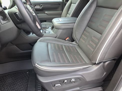 Used 2024 GMC Sierra 2500 AT4X AWD/4WD image 8