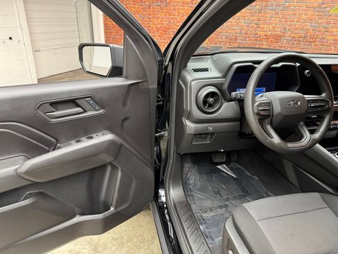 Used 2024 Chevrolet Colorado Trail Boss w/ Advanced Trailering Package AWD/4WD image 7