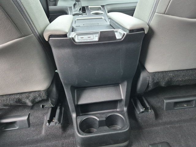 Used 2025 Toyota Sienna XLE AWD/4WD image 16