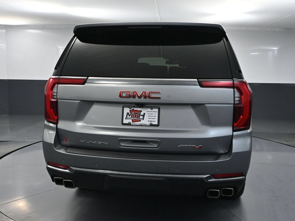 Used 2025 GMC Yukon AT4 AWD/4WD image 5