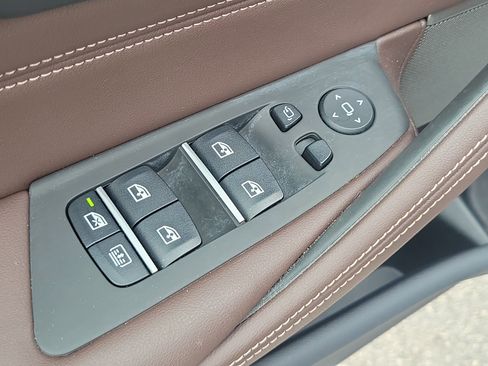 Used 2023 BMW 540i xDrive w/ Executive Package AWD/4WD image 18